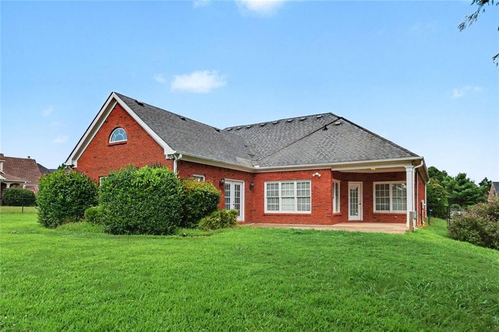 3 bedroom, 2 bathroom, 2,235 sq ft single family residence for sale at 17 Windermere Bend, Cartersville, GA 30120 — photo 2