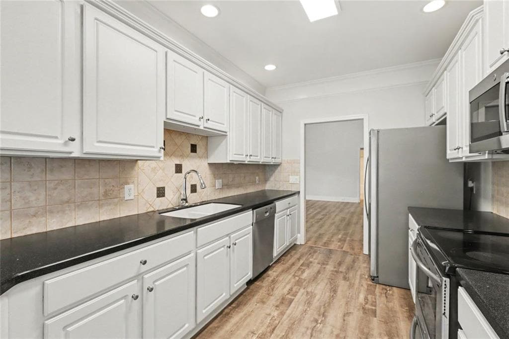 3 bedroom, 2 bathroom, 2,235 sq ft single family residence for sale at 17 Windermere Bend, Cartersville, GA 30120 — photo 7