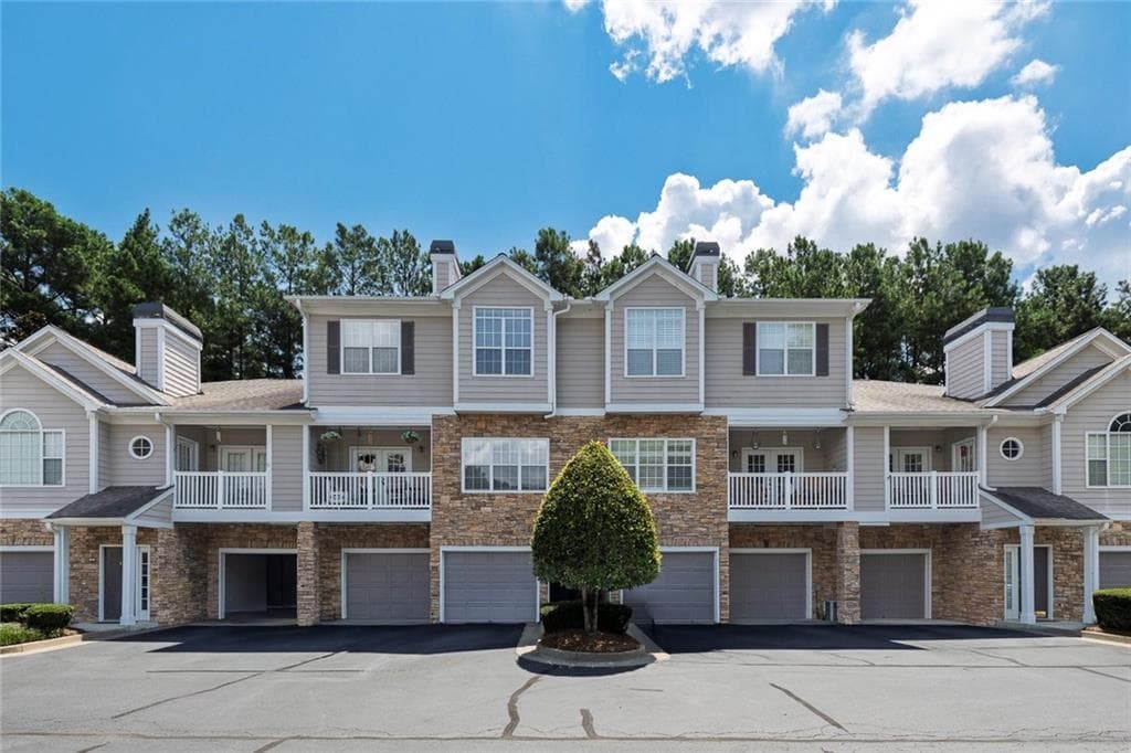 3 bedroom, 3 bathroom, 1,840 sq ft condominium for sale at 207 The Crossings Lane, Woodstock, GA 30189 — photo 3
