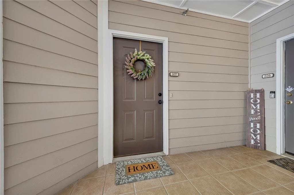 3 bedroom, 3 bathroom, 1,840 sq ft condominium for sale at 207 The Crossings Lane, Woodstock, GA 30189 — photo 6