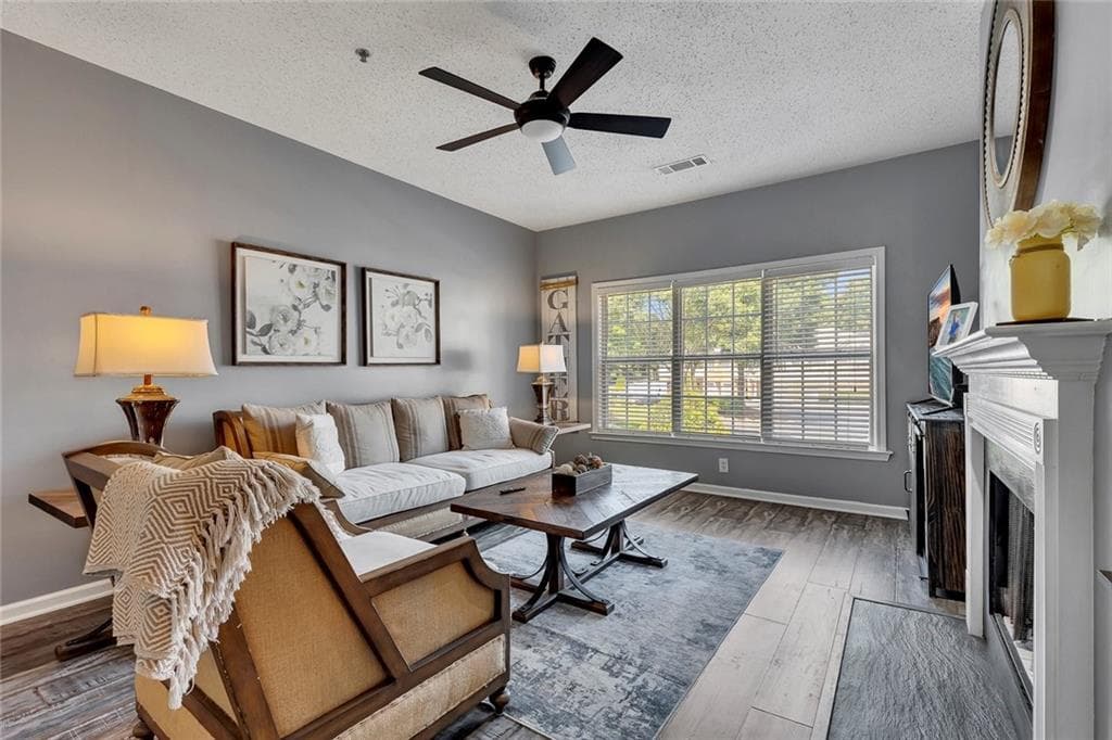 3 bedroom, 3 bathroom, 1,840 sq ft condominium for sale at 207 The Crossings Lane, Woodstock, GA 30189 — photo 8