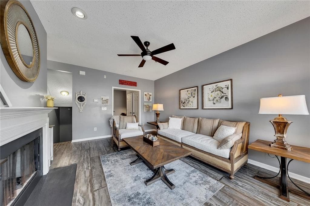 3 bedroom, 3 bathroom, 1,840 sq ft condominium for sale at 207 The Crossings Lane, Woodstock, GA 30189 — photo 10