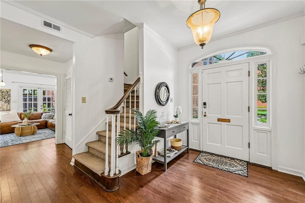 3 bedroom, 3 bathroom, 1,702 sq ft condominium under contract at 11 Kings Walk, Atlanta, GA 30307 — photo 5