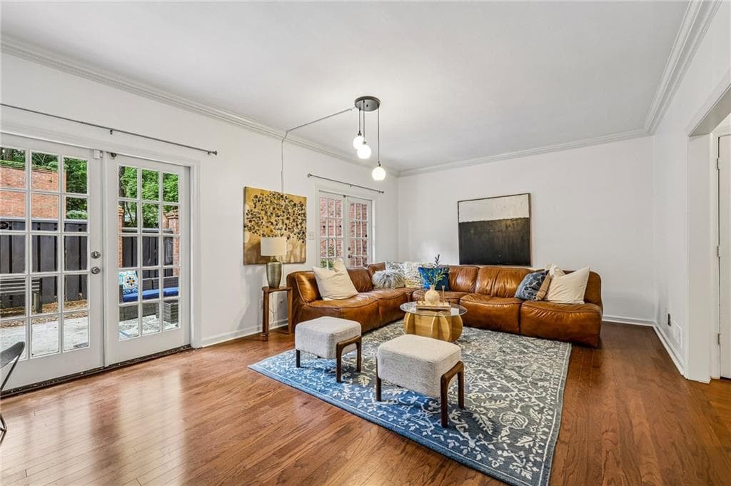 3 bedroom, 3 bathroom, 1,702 sq ft condominium under contract at 11 Kings Walk, Atlanta, GA 30307 — photo 6