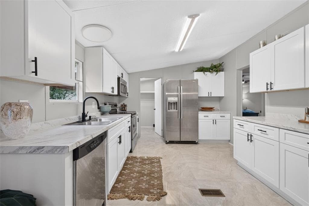 3 bedroom, 2 bathroom, 1,344 sq ft single family residence for sale at 4740 New Horizon Drive, Loganville, GA 30052 — photo 5