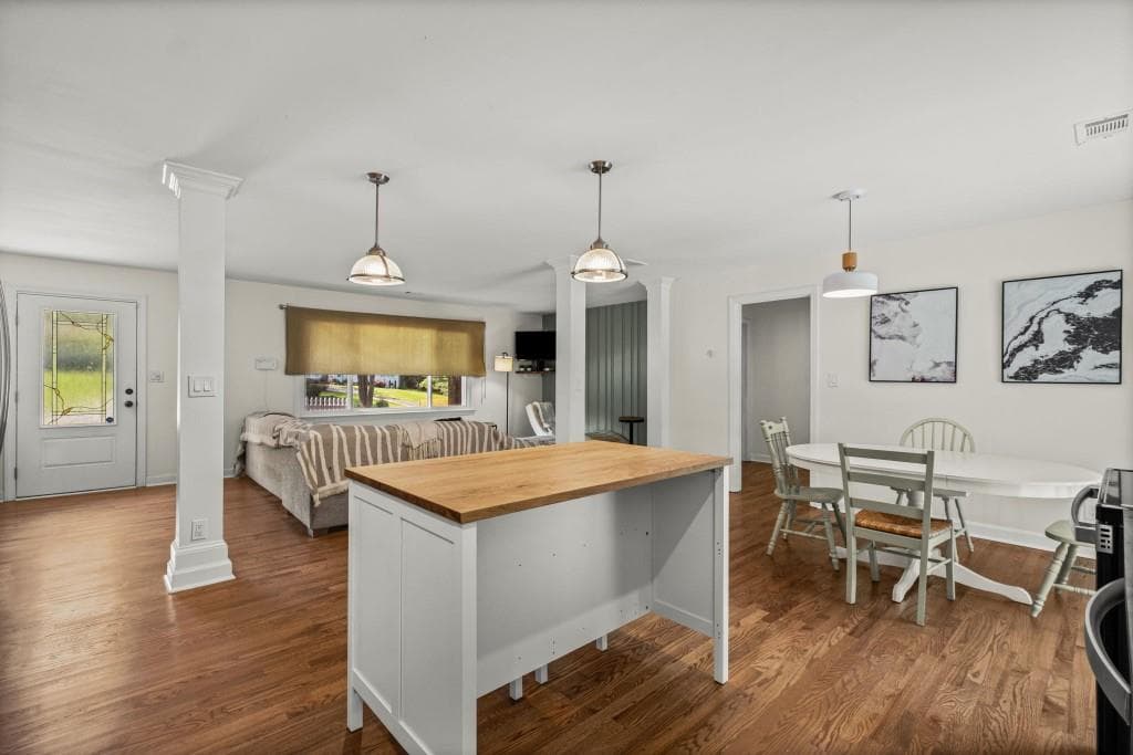 3 bedroom, 2 bathroom, 1,568 sq ft single family residence for sale at 414 Charles Place, Roswell, GA 30075 — photo 8