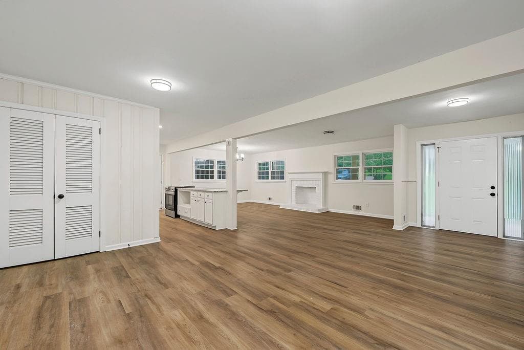 4 bedroom, 2 bathroom, 2,483 sq ft single family residence under contract at 2436 Ovidia Circle, Atlanta, GA 30311 — photo 7