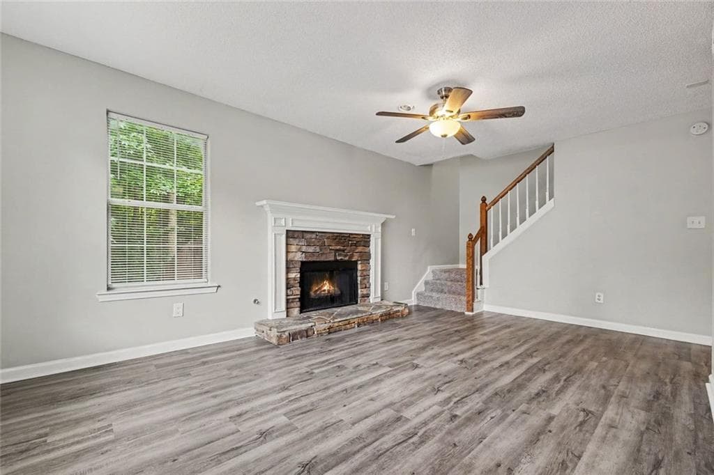 3 bedroom, 3 bathroom, 2,054 sq ft single family residence for sale at 3618 Janna Lane, Marietta, GA 30008 — photo 4