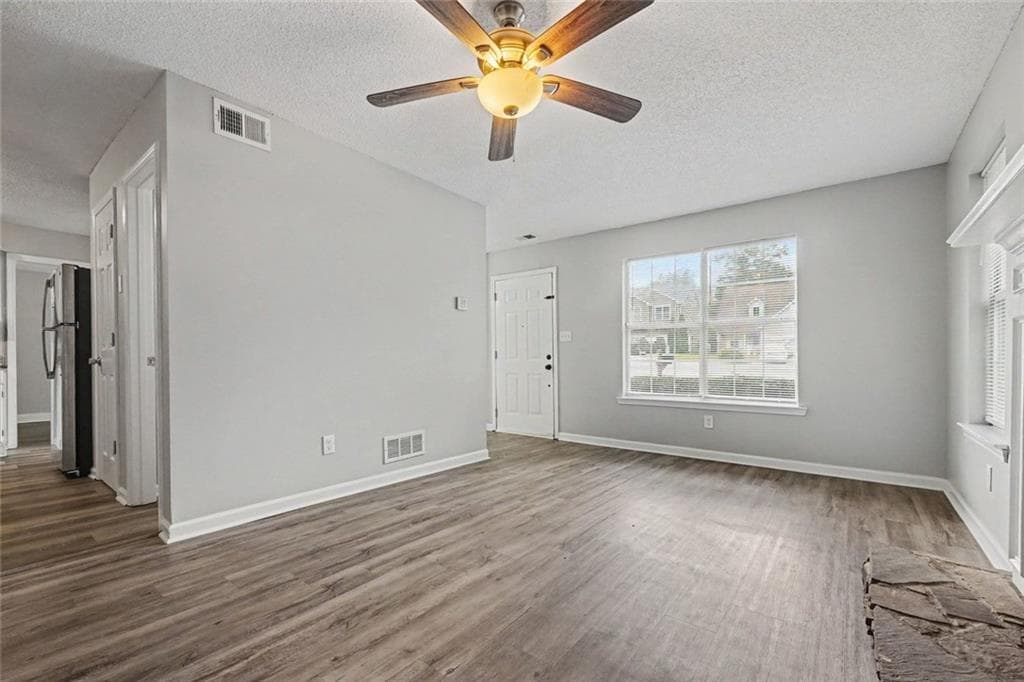 3 bedroom, 3 bathroom, 2,054 sq ft single family residence for sale at 3618 Janna Lane, Marietta, GA 30008 — photo 5