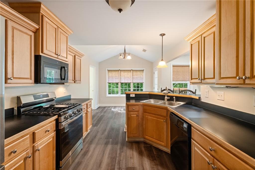 3 bedroom, 3 bathroom, 1,744 sq ft single family residence for rent at 6920 Autumn Hills Drive, Cumming, GA 30028 for $2,700 a month — photo 7