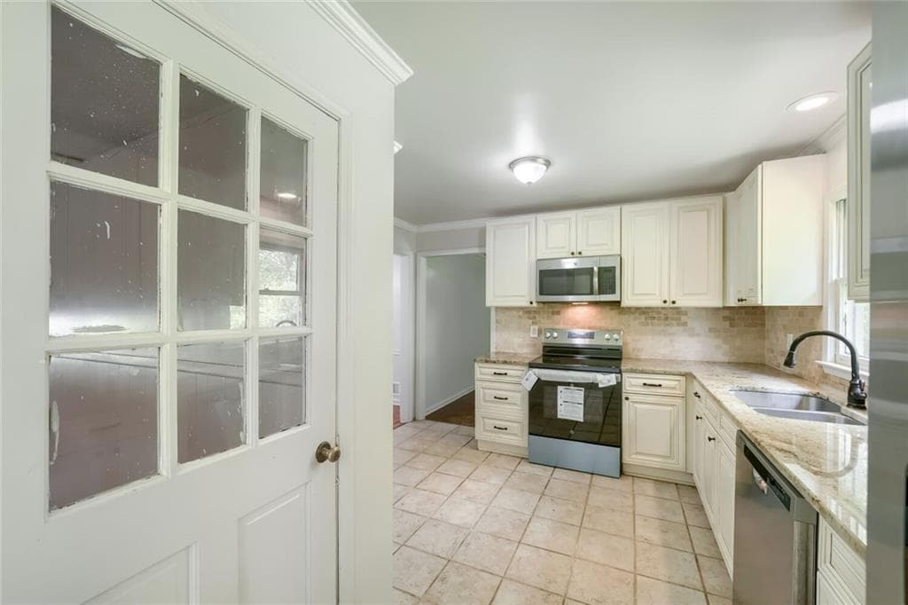 4 bedroom, 3 bathroom, 3,428 sq ft single family residence for sale at 4634 S Hope Springs Road, Stone Mountain, GA 30083 — photo 7
