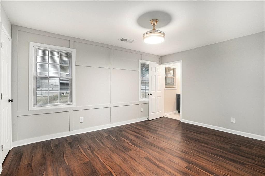 6 bedroom, 3 bathroom, 2,059 sq ft single family residence for sale at 1643 Mary George Avenue, Atlanta, GA 30318 — photo 6