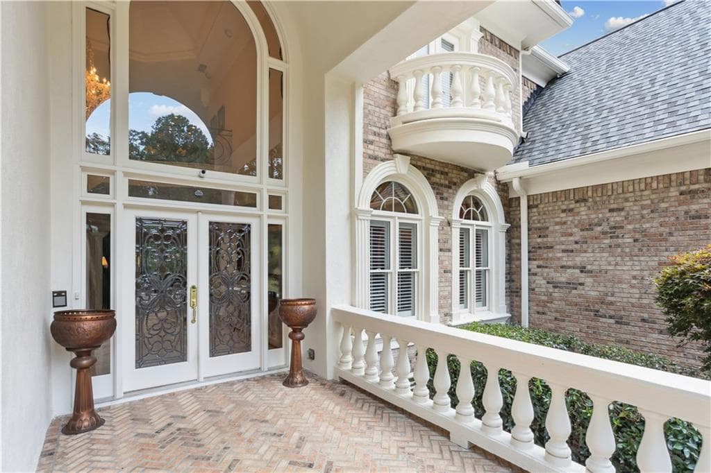 5 bedroom, 6 bathroom, 5,224 sq ft single family residence under contract at 2145 Clay Drive, Atlanta, GA 30350 — photo 3