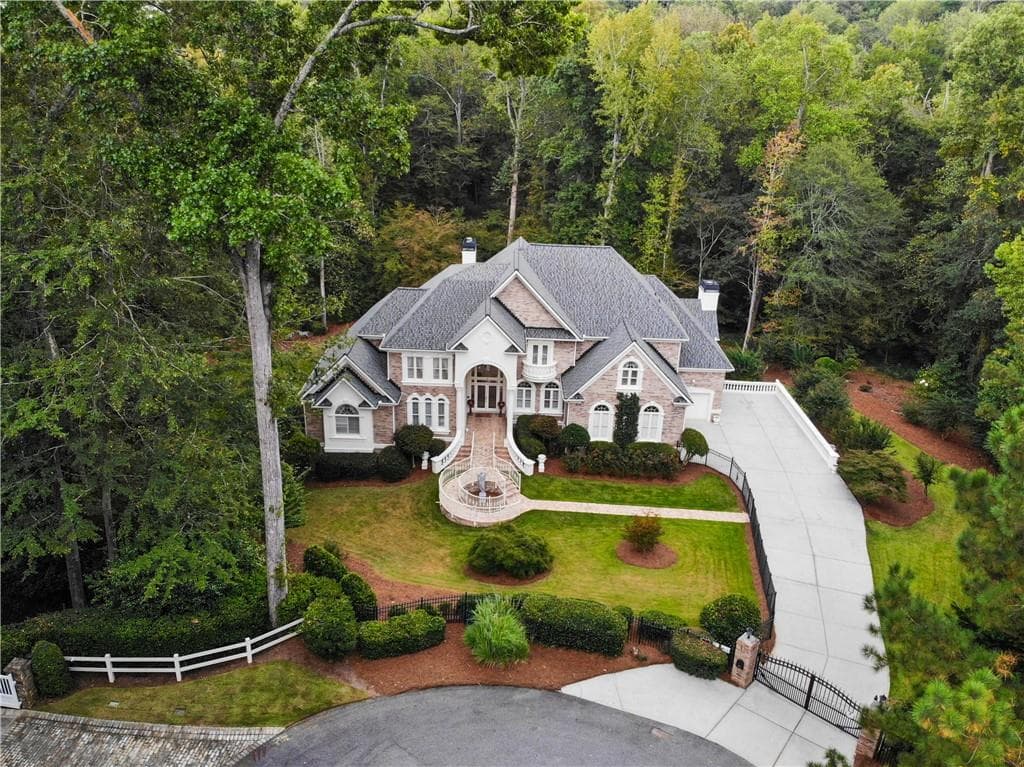 5 bedroom, 6 bathroom, 5,224 sq ft single family residence under contract at 2145 Clay Drive, Atlanta, GA 30350 — photo 4