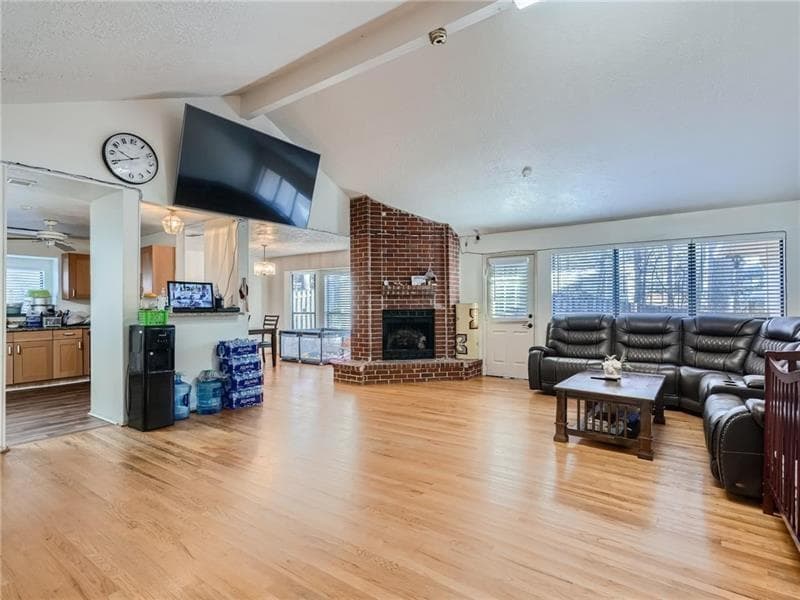 3 bedroom, 2 bathroom, 1,832 sq ft single family residence for sale at 1321 Beeblossom Trail, Lawrenceville, GA 30044 — photo 2