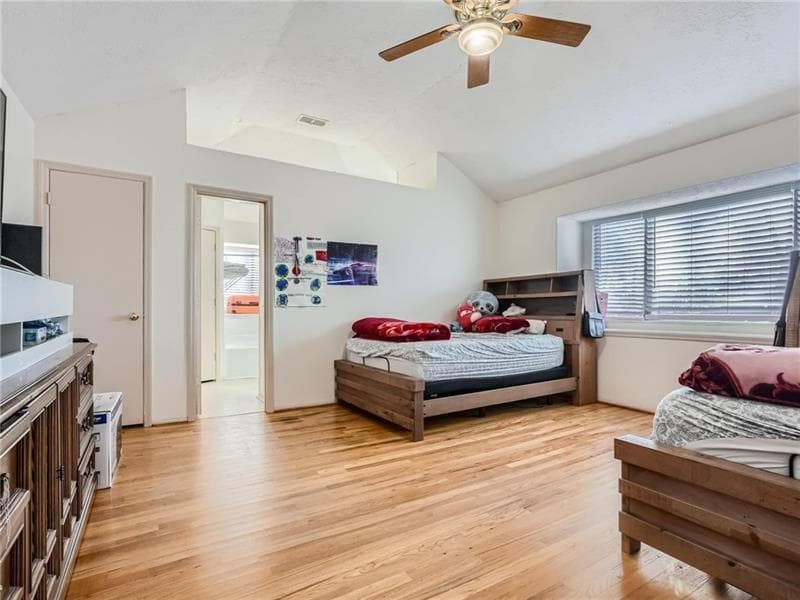 3 bedroom, 2 bathroom, 1,832 sq ft single family residence for sale at 1321 Beeblossom Trail, Lawrenceville, GA 30044 — photo 6