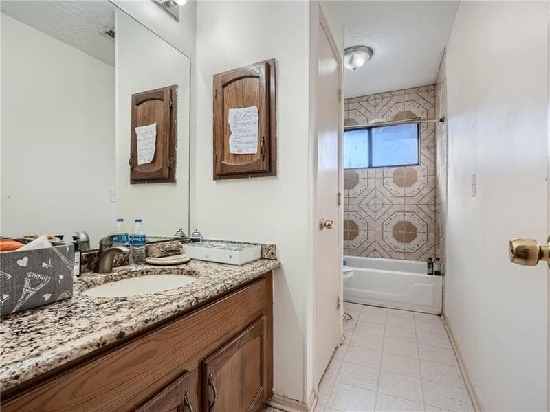 3 bedroom, 2 bathroom, 1,832 sq ft single family residence for sale at 1321 Beeblossom Trail, Lawrenceville, GA 30044 — photo 10