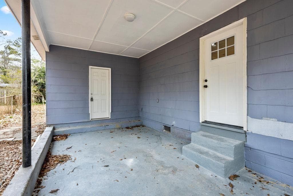 3 bedroom, 2 bathroom, 906 sq ft single family residence for sale at 2608 Barge, Atlanta, GA 30331 — photo 5