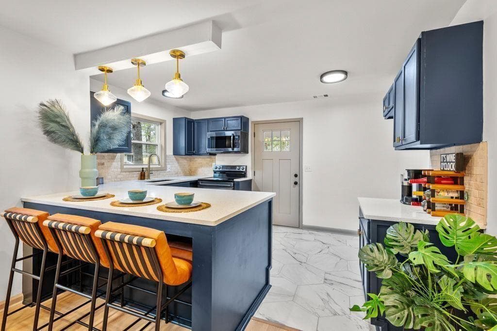 3 bedroom, 2 bathroom, 906 sq ft single family residence for sale at 2608 Barge, Atlanta, GA 30331 — photo 8