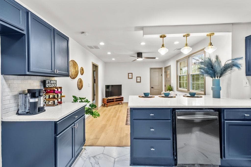 3 bedroom, 2 bathroom, 906 sq ft single family residence for sale at 2608 Barge, Atlanta, GA 30331 — photo 10