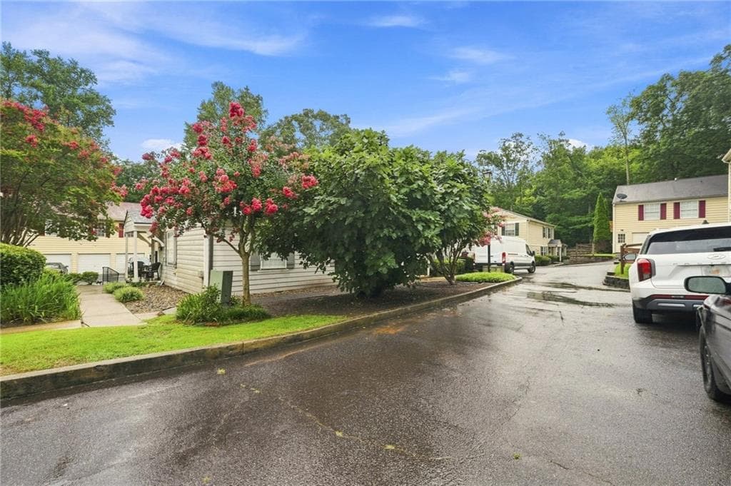 2 bedroom, 1 bathroom, 882 sq ft condominium for sale at 1392 Old Coach Road, Marietta, GA 30008 — photo 6