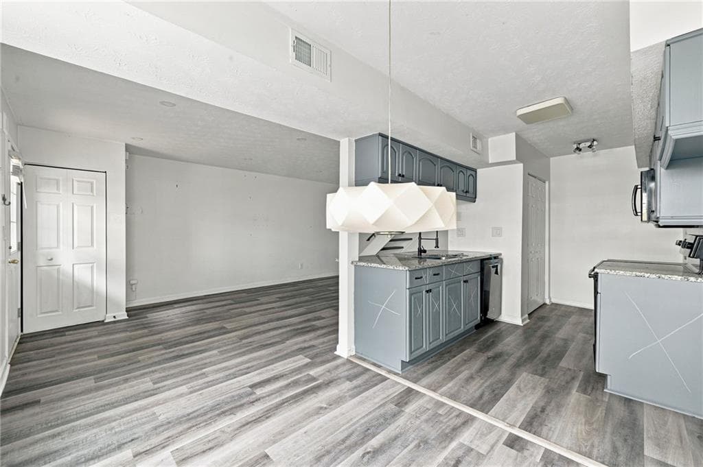 2 bedroom, 1 bathroom, 882 sq ft condominium for sale at 1392 Old Coach Road, Marietta, GA 30008 — photo 10