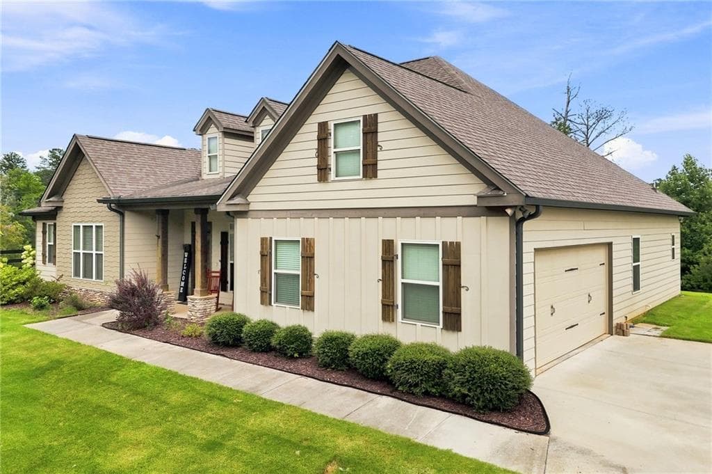 4 bedroom, 3 bathroom, 2,232 sq ft single family residence for sale at 941 Whistler Lane, Canton, GA 30114 — photo 2