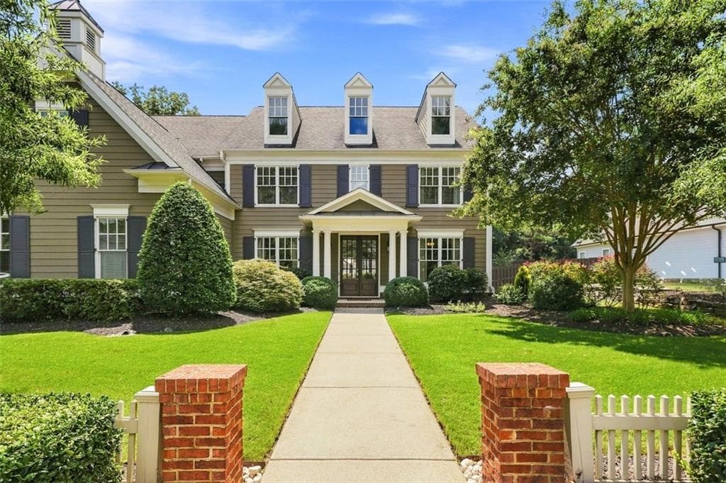 5 bedroom, 4 bathroom, 3,825 sq ft single family residence for sale at 3740 Williams Point Drive, Cumming, GA 30028 — photo 2