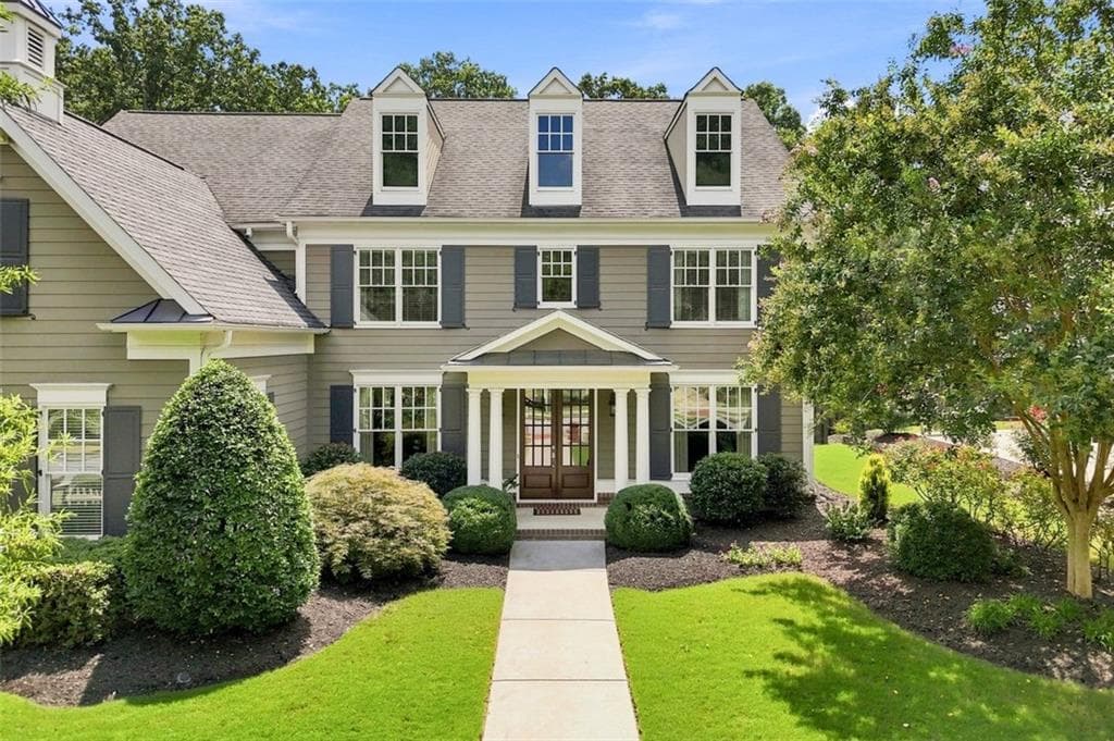 5 bedroom, 4 bathroom, 3,825 sq ft single family residence for sale at 3740 Williams Point Drive, Cumming, GA 30028 — photo 3