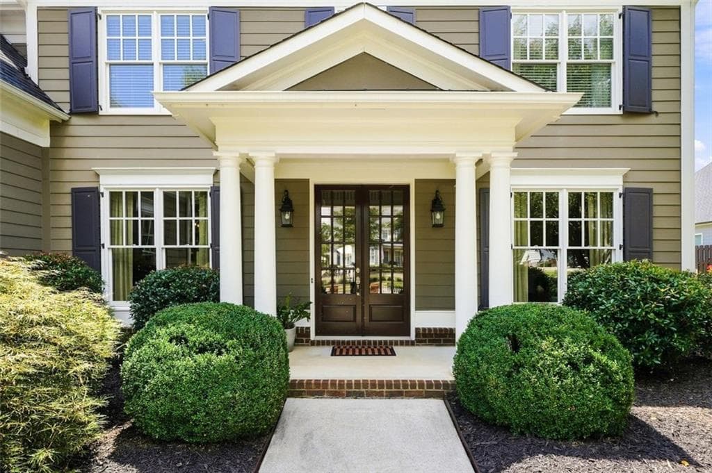 5 bedroom, 4 bathroom, 3,825 sq ft single family residence for sale at 3740 Williams Point Drive, Cumming, GA 30028 — photo 4