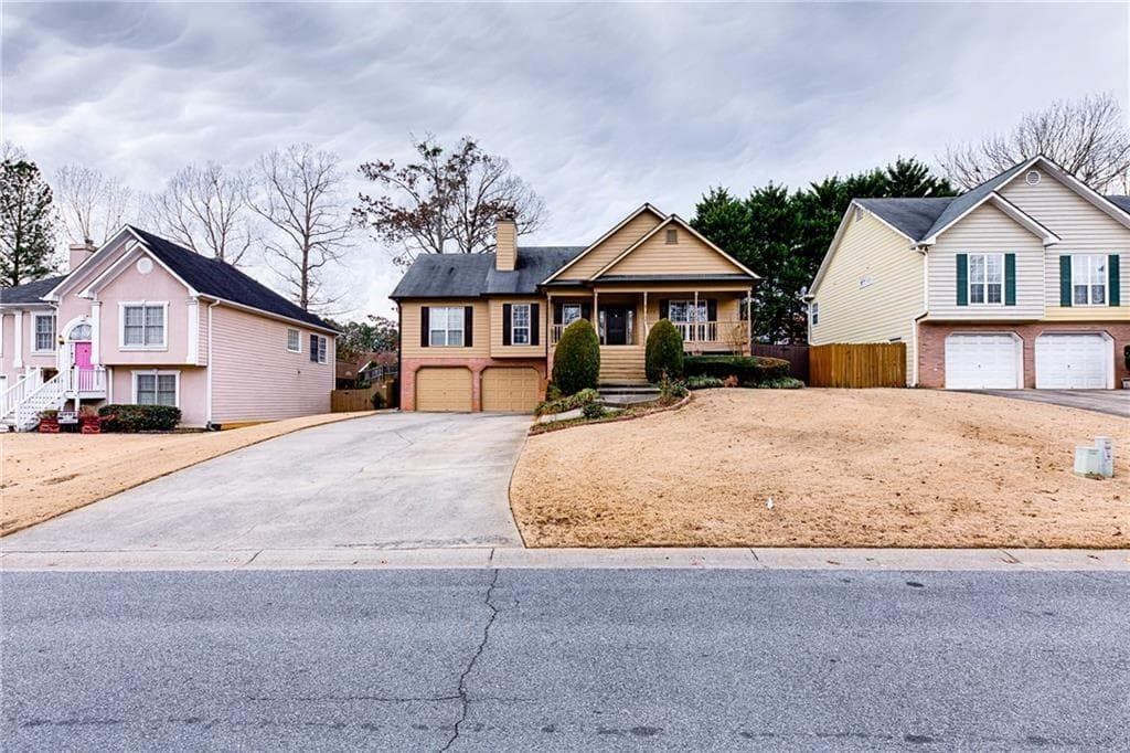 3 bedroom, 3 bathroom, 2,376 sq ft single family residence for rent at 4929 Baker Plantation Way, Acworth, GA 30101 for $2,250 a month — photo 2