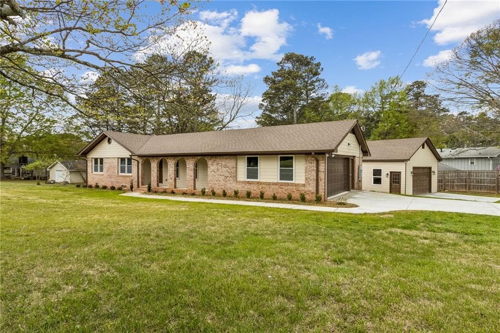 3 bedroom, 2 bathroom, 1,516 sq ft single family residence for sale at 2526 Hamill Drive, Buford, GA 30519 — photo 4