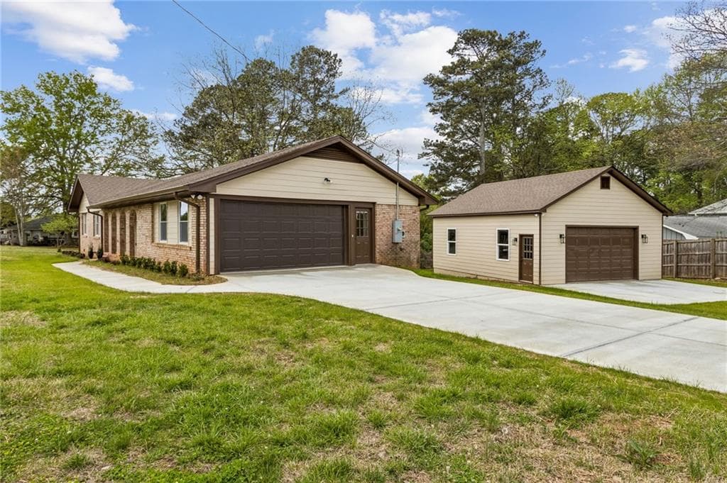 3 bedroom, 2 bathroom, 1,516 sq ft single family residence for sale at 2526 Hamill Drive, Buford, GA 30519 — photo 5