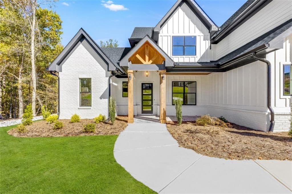 5 bedroom, 5 bathroom, 3,559 sq ft single family residence for sale at 121 Forest Berry Court, Newnan, GA 30265