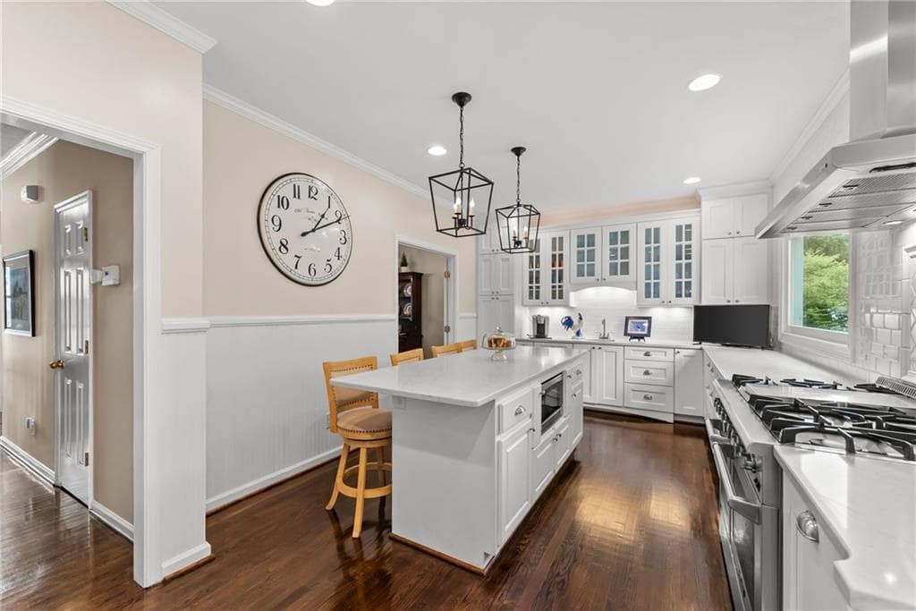 3 bedroom, 3 bathroom, 2,236 sq ft single family residence under contract at 1615 Bluewater Court, Cumming, GA 30041 — photo 9