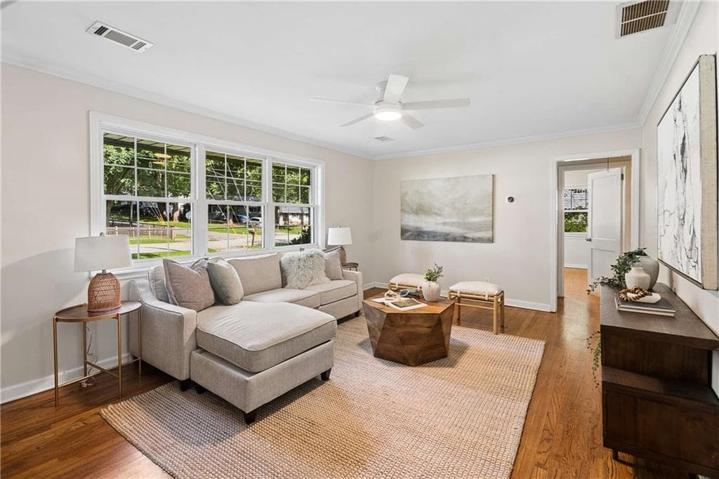 3 bedroom, 2 bathroom, 1,395 sq ft single family residence under contract at 811 Wayland Court, Smyrna, GA 30080 — photo 6