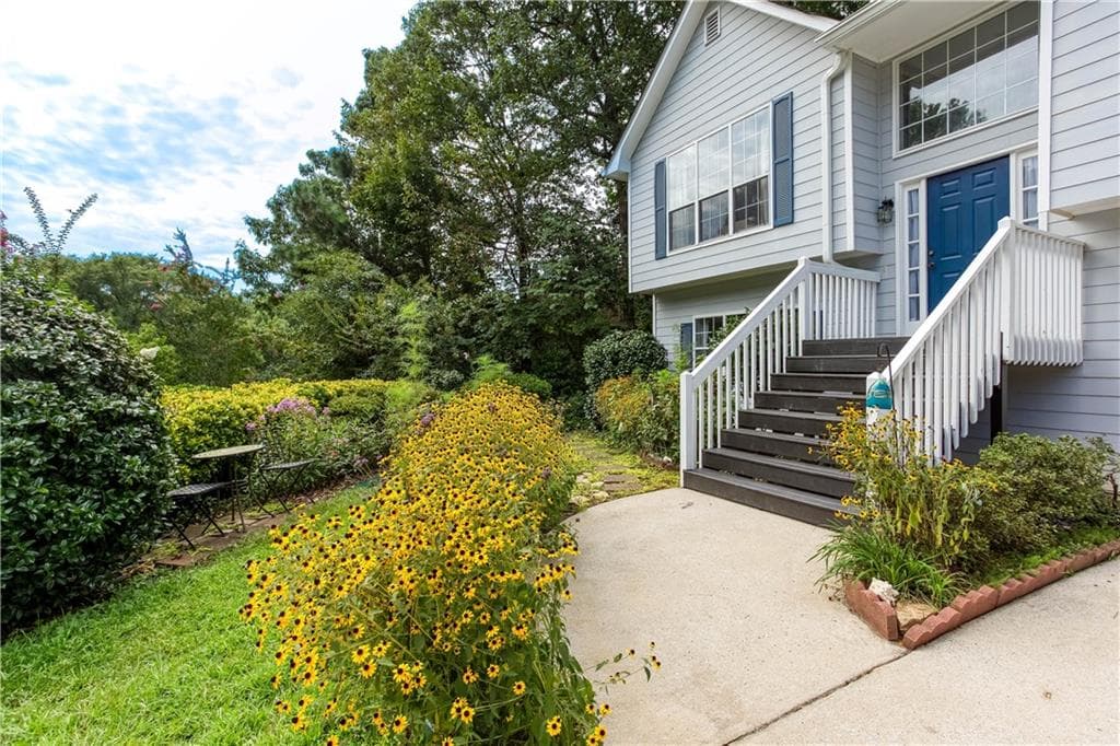 3 bedroom, 3 bathroom, 1,958 sq ft single family residence for sale at 3705 Winding Trail Court, Douglasville, GA 30135 — photo 6