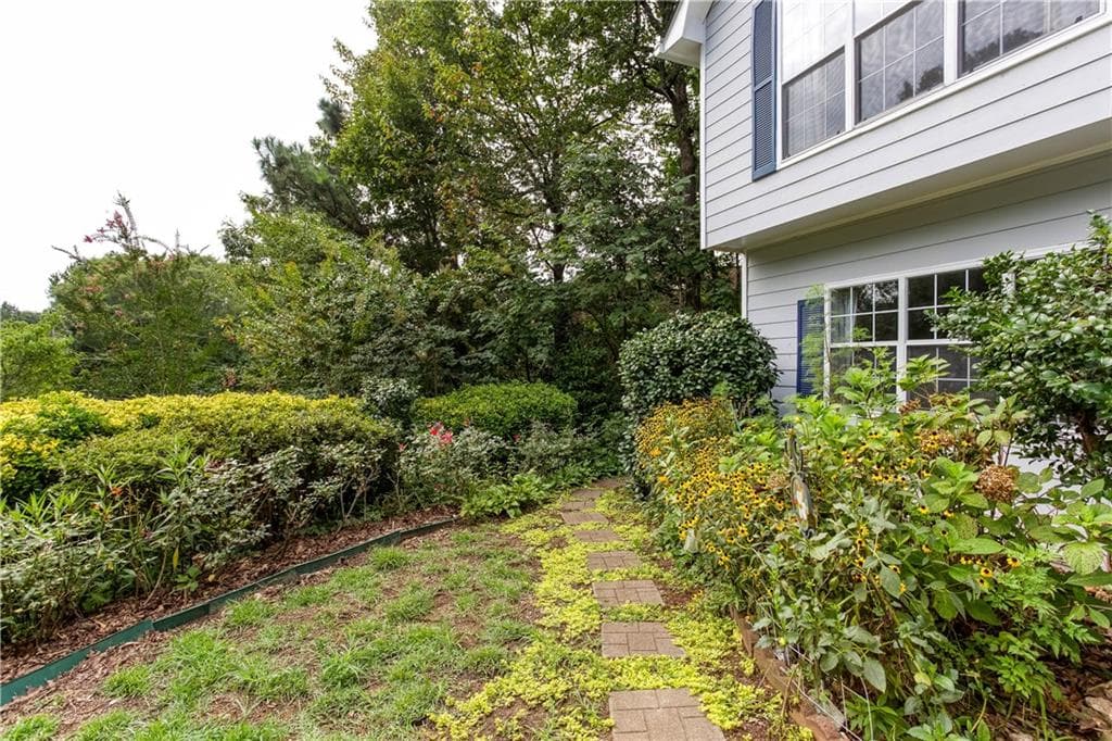 3 bedroom, 3 bathroom, 1,958 sq ft single family residence for sale at 3705 Winding Trail Court, Douglasville, GA 30135 — photo 7