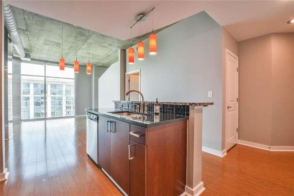1 bedroom, 1 bathroom, 770 sq ft condominium for sale at 250 Pharr Road 2002, Atlanta, GA 30305 — photo 2