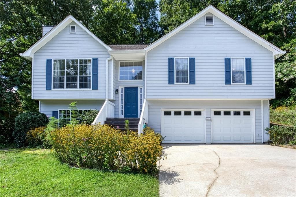 3 bedroom, 3 bathroom, 1,958 sq ft single family residence for sale at 3705 Winding Trail Court, Douglasville, GA 30135 — photo 4