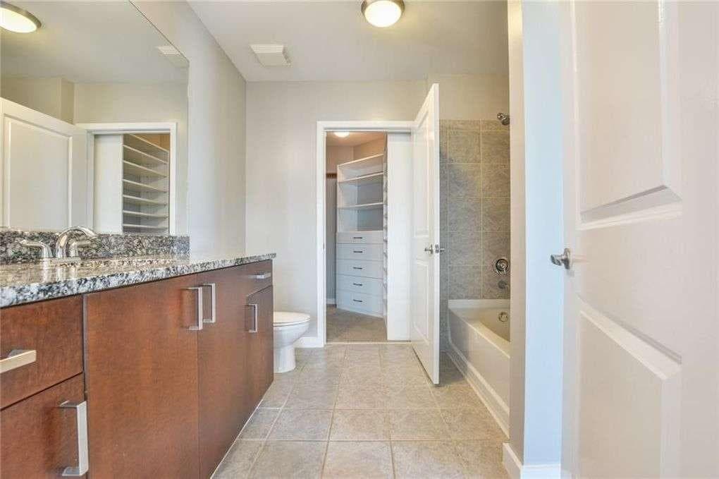 1 bedroom, 1 bathroom, 770 sq ft condominium for sale at 250 Pharr Road 2002, Atlanta, GA 30305 — photo 4