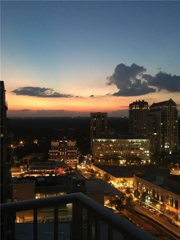 1 bedroom, 1 bathroom, 770 sq ft condominium for sale at 250 Pharr Road 2002, Atlanta, GA 30305 — photo 7