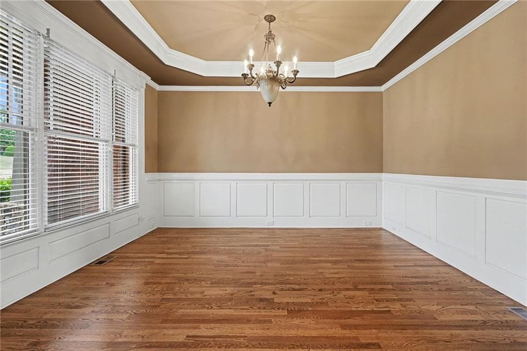 6 bedroom, 5 bathroom, 5,705 sq ft single family residence for sale at 2435 Retreat Point Parkway, Hoschton, GA 30548 — photo 9