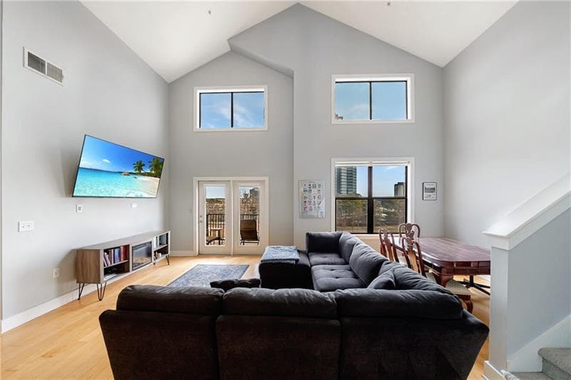 2 bedroom, 3 bathroom, 1,295 sq ft condominium for sale at 799 Hammond Drive 423, Atlanta, GA 30328 — photo 1 of 62