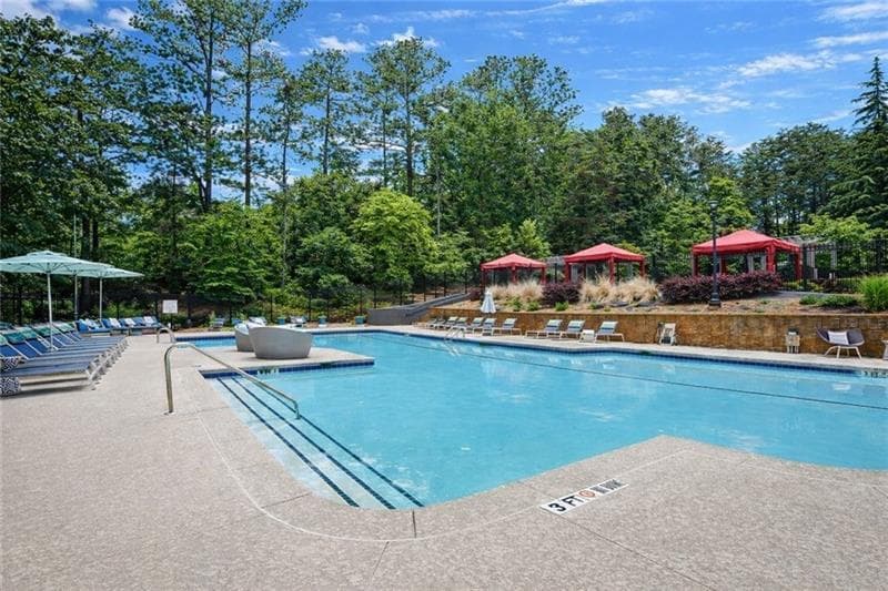2 bedroom, 3 bathroom, 1,295 sq ft condominium for sale at 799 Hammond Drive 423, Atlanta, GA 30328 — photo 3