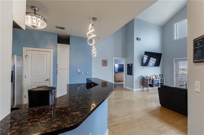 2 bedroom, 3 bathroom, 1,295 sq ft condominium for sale at 799 Hammond Drive 423, Atlanta, GA 30328 — photo 8