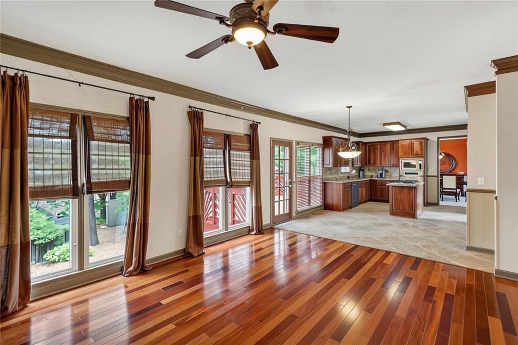 5 bedroom, 3 bathroom, 3,025 sq ft single family residence for sale at 2456 Stonecroft Way, Duluth, GA 30097 — photo 3
