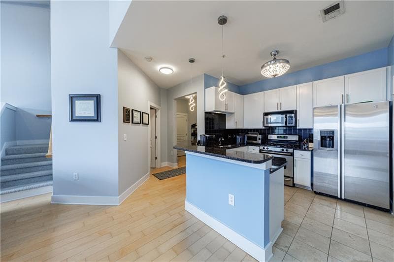 2 bedroom, 3 bathroom, 1,295 sq ft condominium for sale at 799 Hammond Drive 423, Atlanta, GA 30328 — photo 10