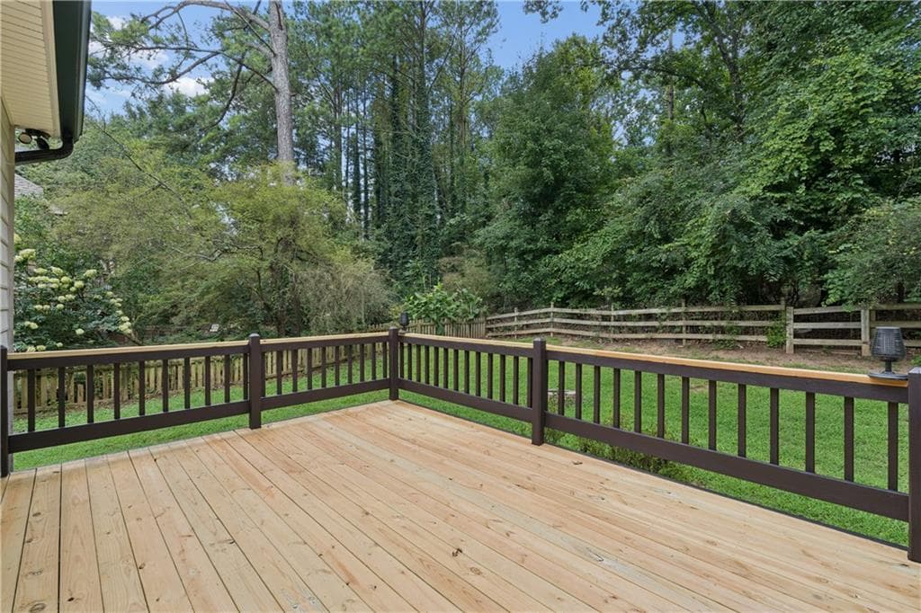 4 bedroom, 3 bathroom, 2,426 sq ft single family residence for sale at 420 Dunhill View Court, Alpharetta, GA 30005 — photo 2