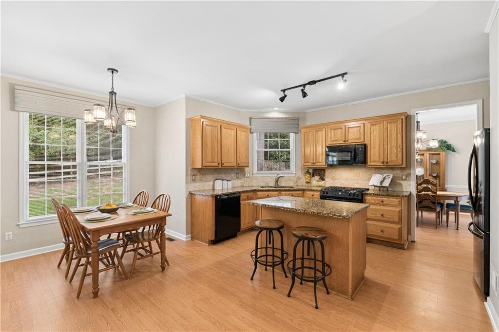 4 bedroom, 3 bathroom, 2,426 sq ft single family residence for sale at 420 Dunhill View Court, Alpharetta, GA 30005 — photo 8